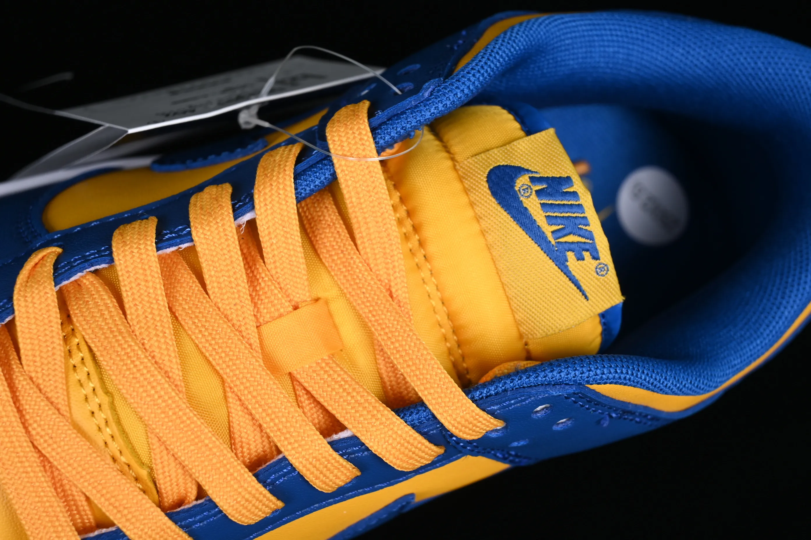 All categories Nk SB Dunk series Nk SB Dunk Low low-top sneakers Nk Dunk SB Low blue and yellow color matching SB smashed backboard fashion casual sneakers DD1391-402